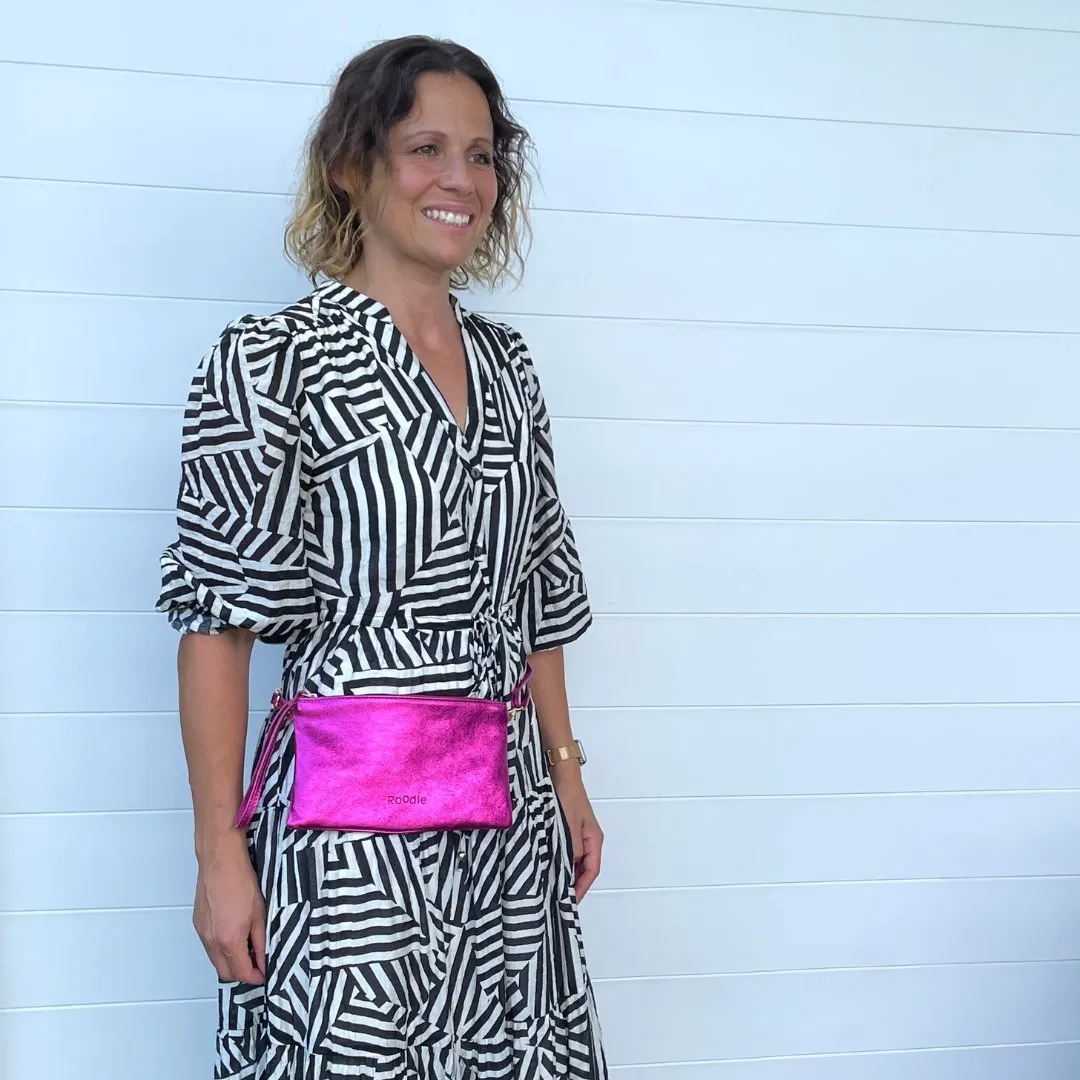 4-IN-1 POUCH IN HOT PINK