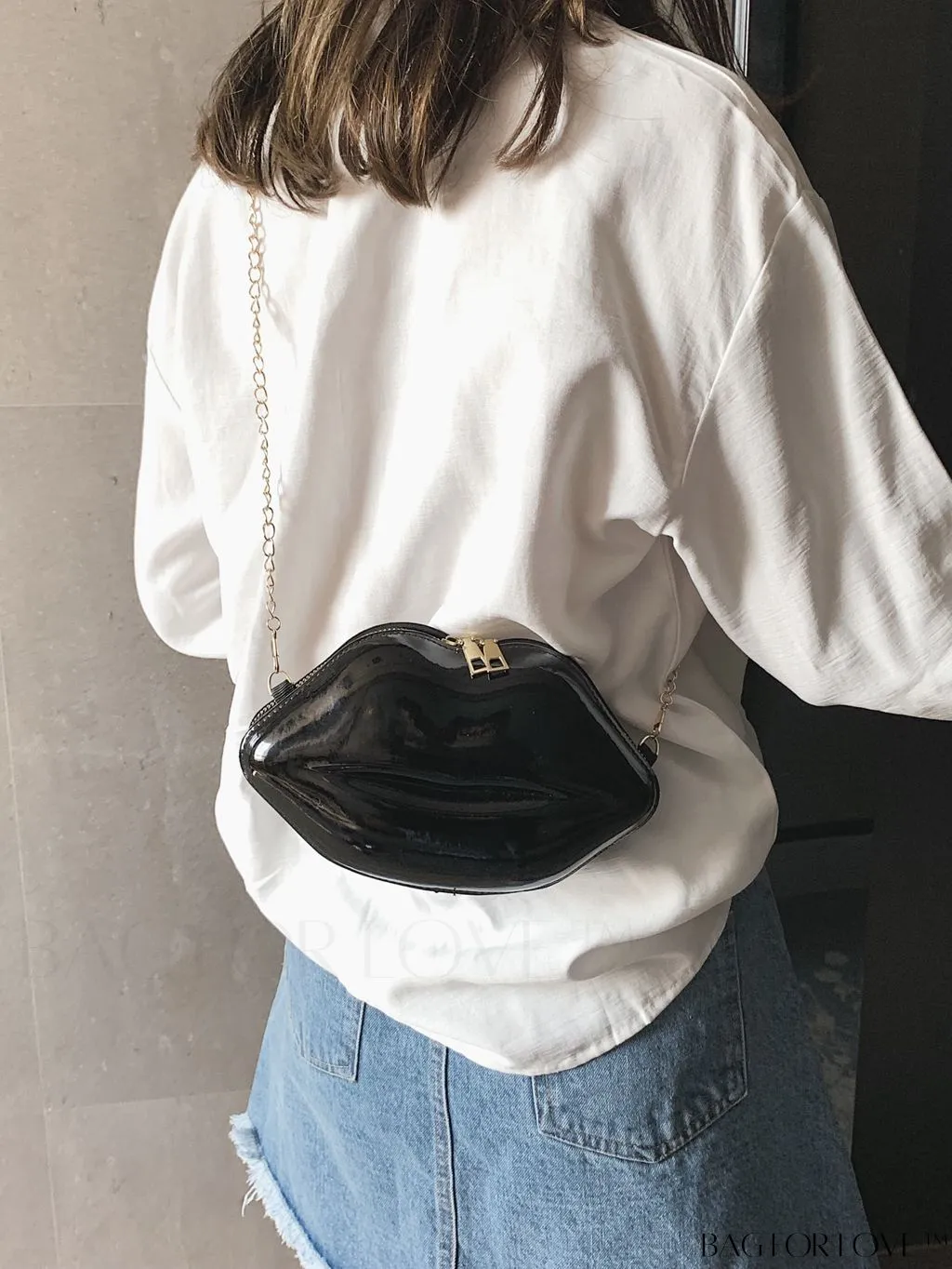 BagForLove - Lip Embellished Chain Clutch