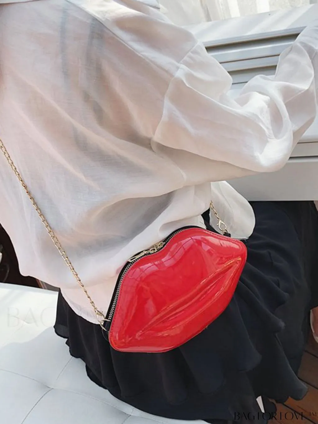 BagForLove - Lip Embellished Chain Clutch