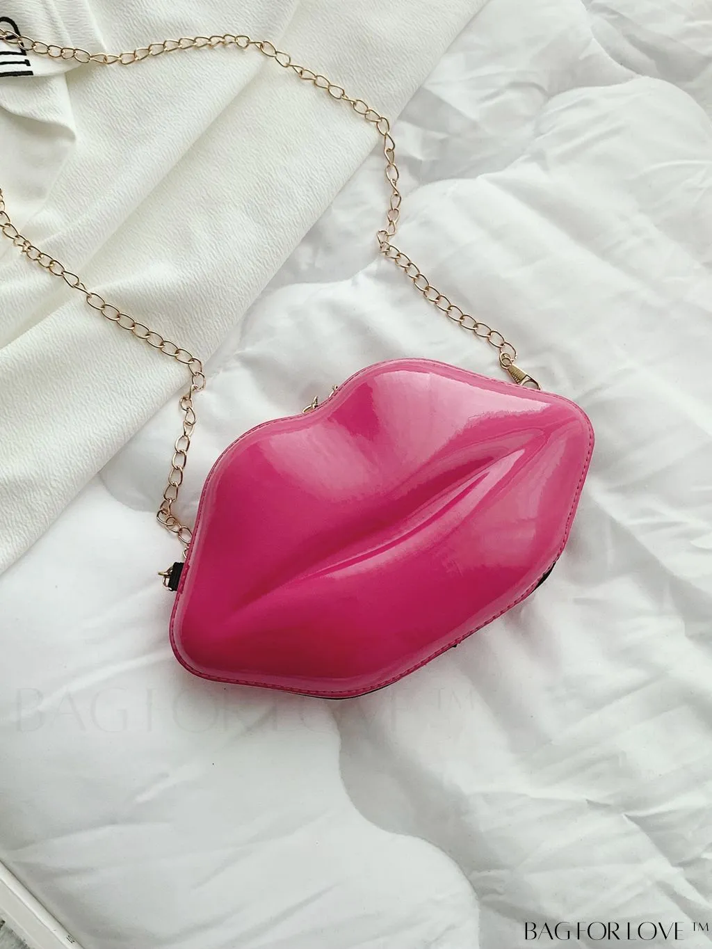 BagForLove - Lip Embellished Chain Clutch
