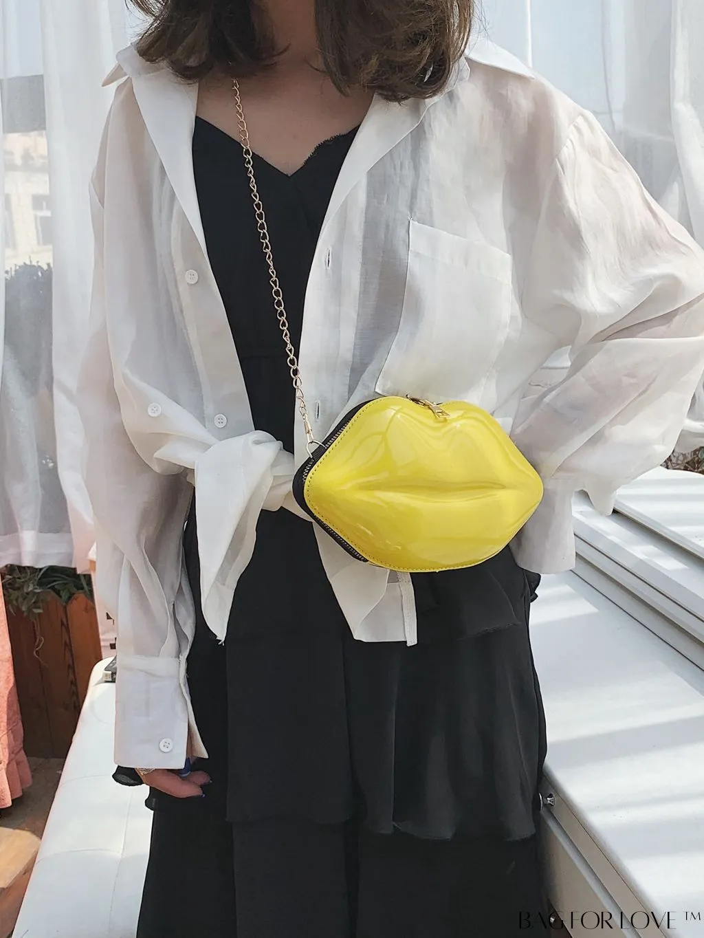BagForLove - Lip Embellished Chain Clutch