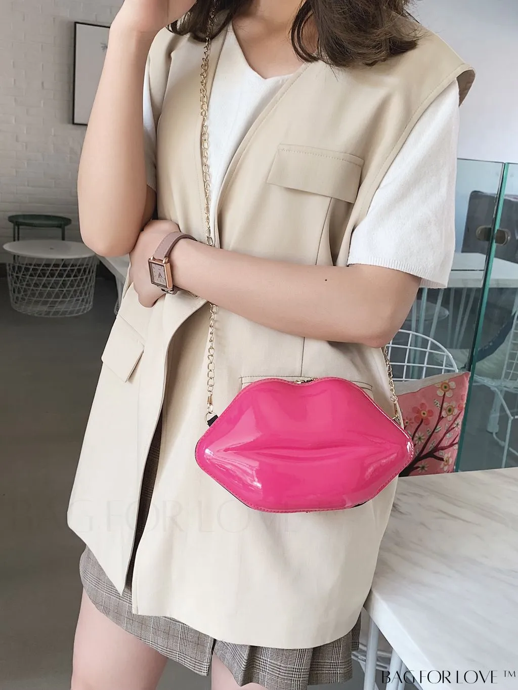 BagForLove - Lip Embellished Chain Clutch