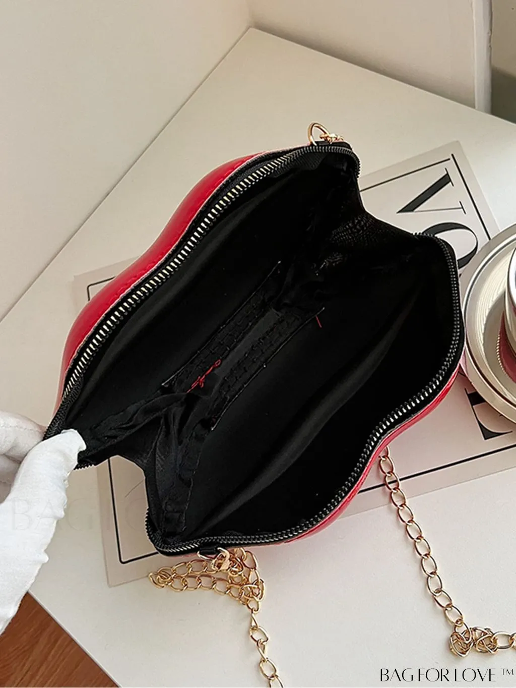 BagForLove - Lip Embellished Chain Clutch