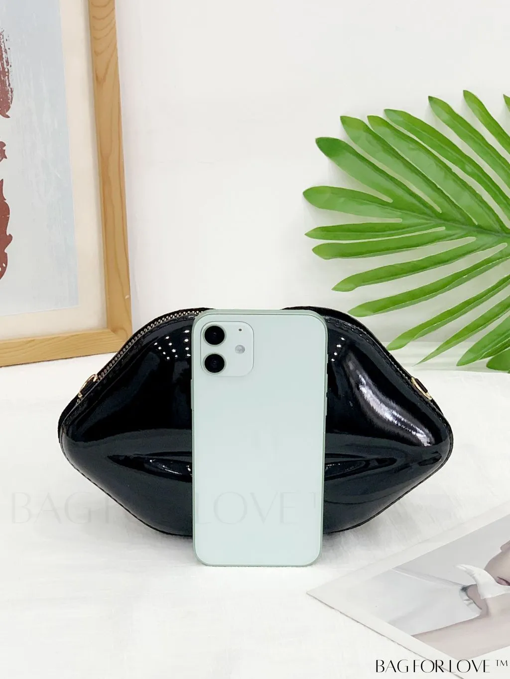 BagForLove - Lip Embellished Chain Clutch
