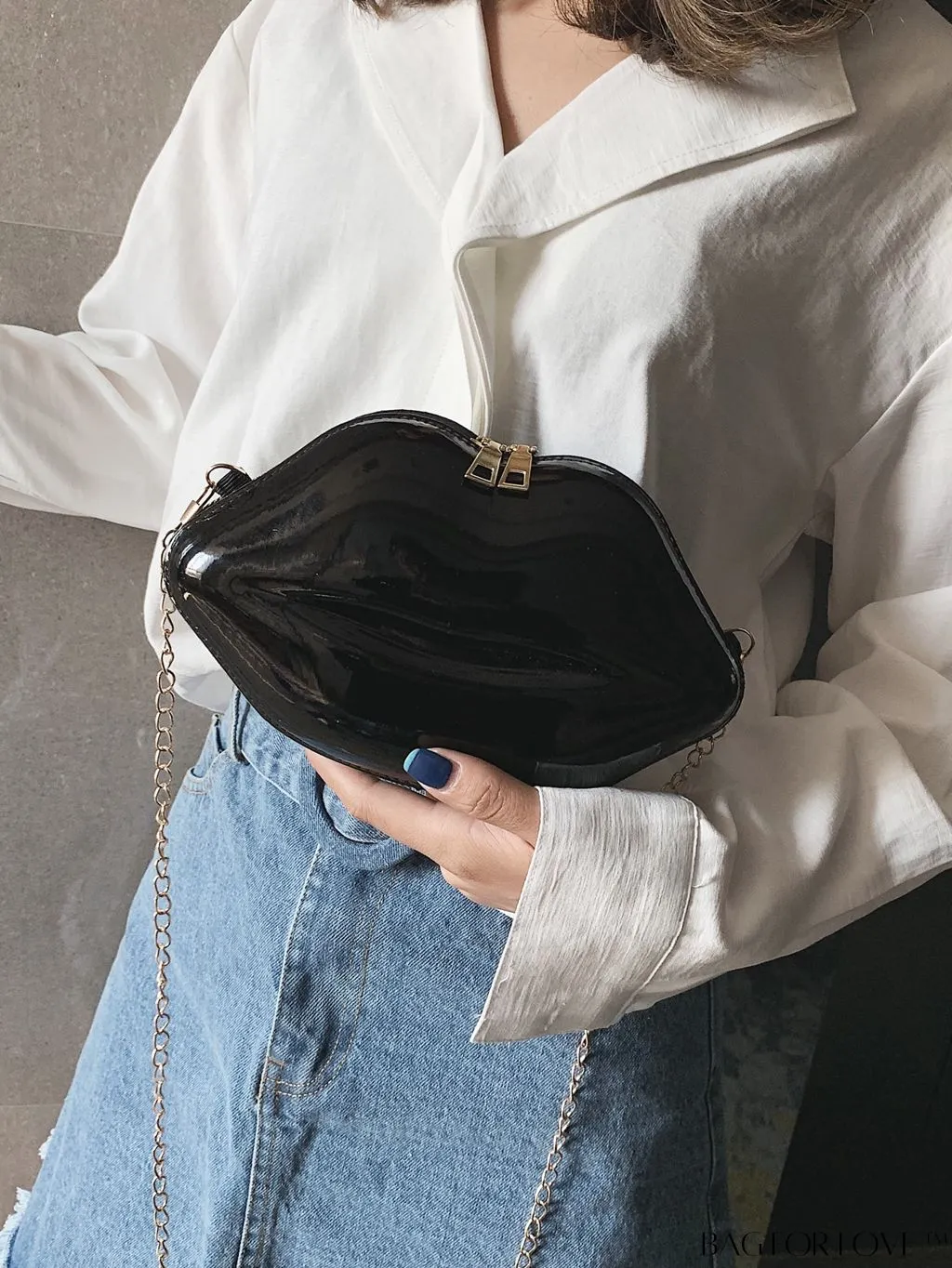 BagForLove - Lip Embellished Chain Clutch
