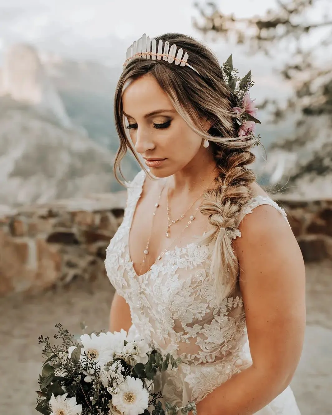 CHLINS Raw Crystal Quartz Tiara Headband - Moon Stars Crystal Boho Tiara Hairband Sun Goddess Crown Wedding Bride Headpiece for Woman(moon (white))