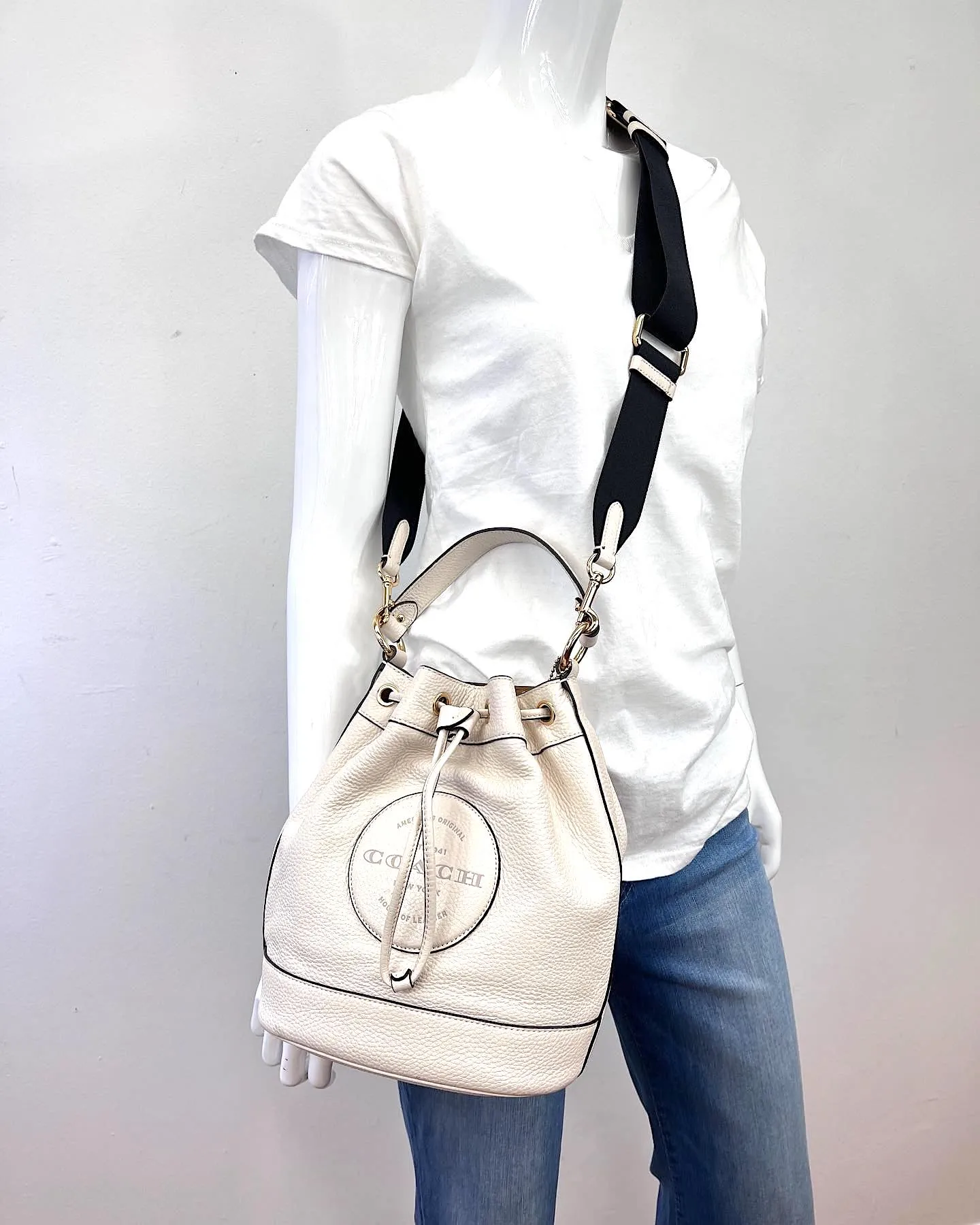 COACH DEMPSEY DRAWSTRING BAG IN CHALK