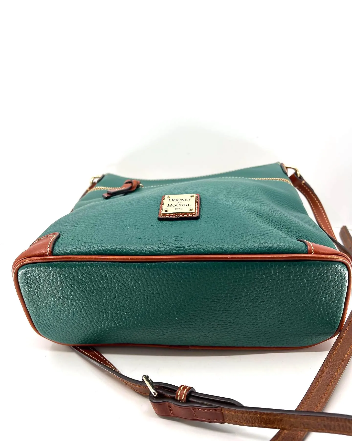 DOONEY & BOURKE PEBBLE GRAIN LEATHER CROSSBODY BAG
