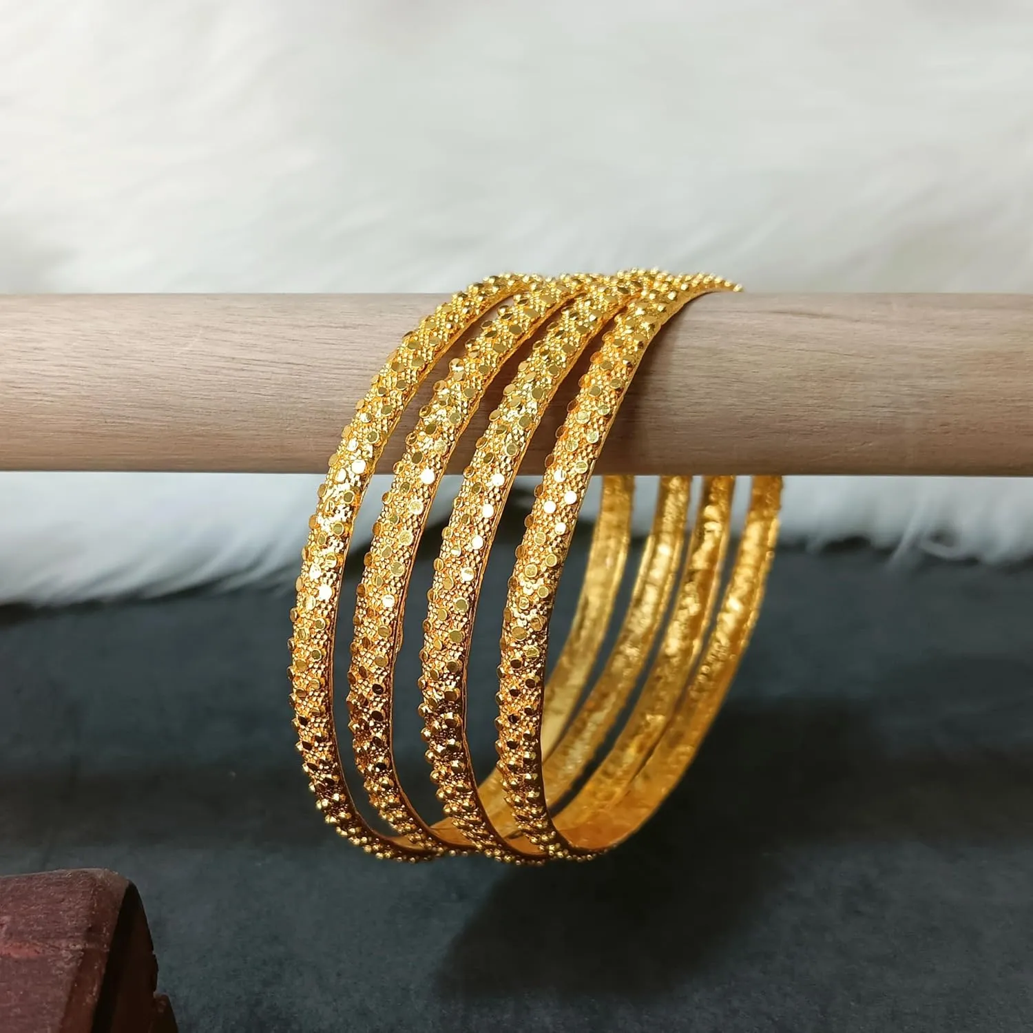 Efulgenz Indian Bangle Set for Women Gold Tone Dubai Style Bangle Set Indian Bridal Jewelry for Wedding Fashion Jewelry (4 Pcs)