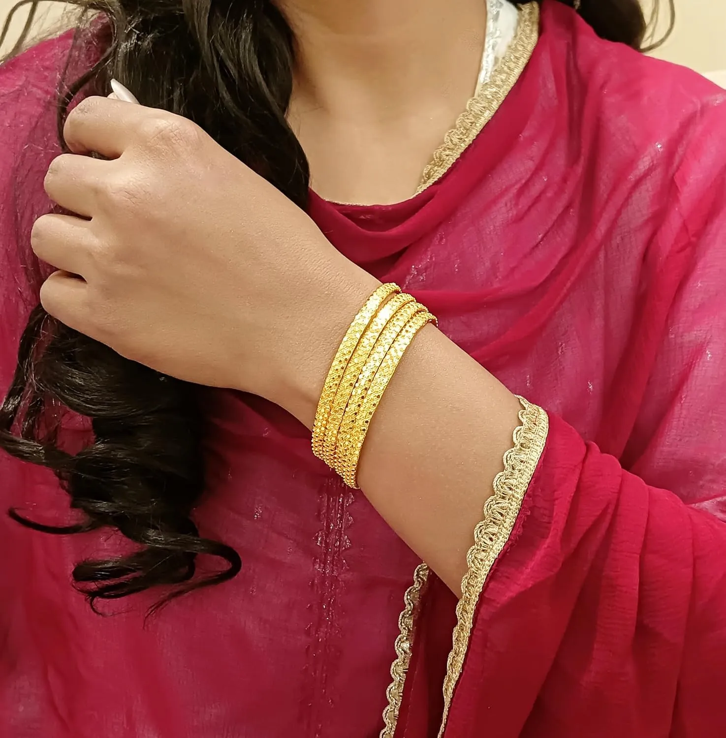 Efulgenz Indian Bangle Set for Women Gold Tone Dubai Style Bangle Set Indian Bridal Jewelry for Wedding Fashion Jewelry (4 Pcs)