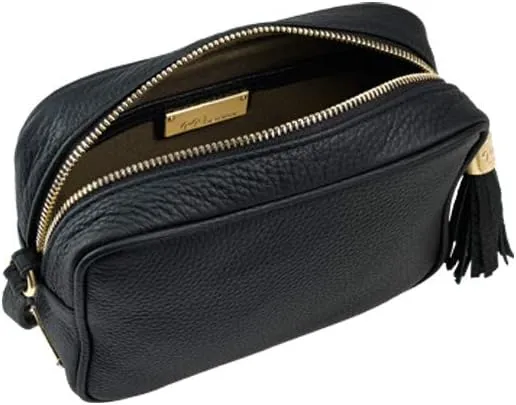 GiGi New York Handcrafted Womens Pebble Grain Leather Madison Crossbody Camera Bag