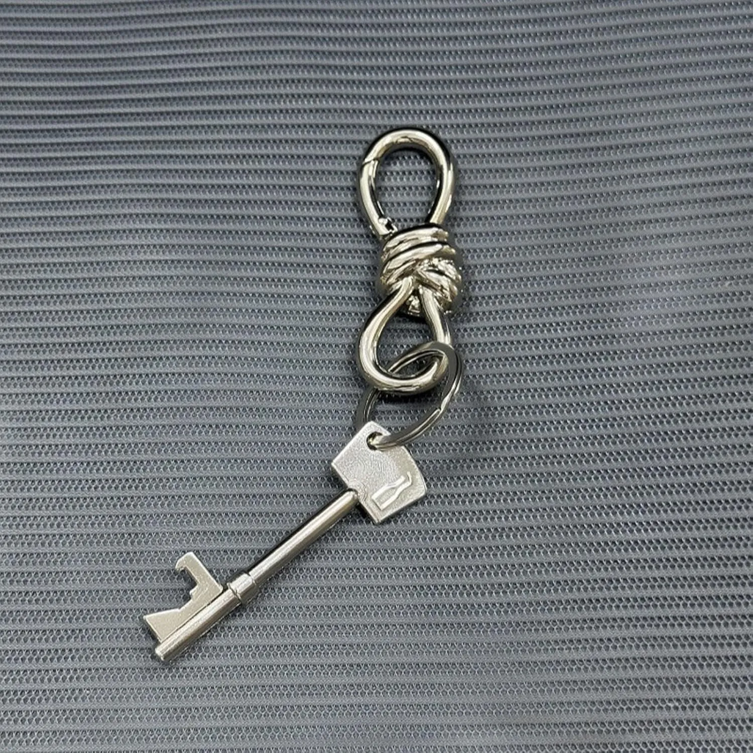 Gold Knot Carabiner, Heavy Duty Snap Hook Key Fob, Hardware Sliding Buckle, Twist Knot Clasp Bag Charm, Keychain Accessories Aesthetic(3pcs Gold)