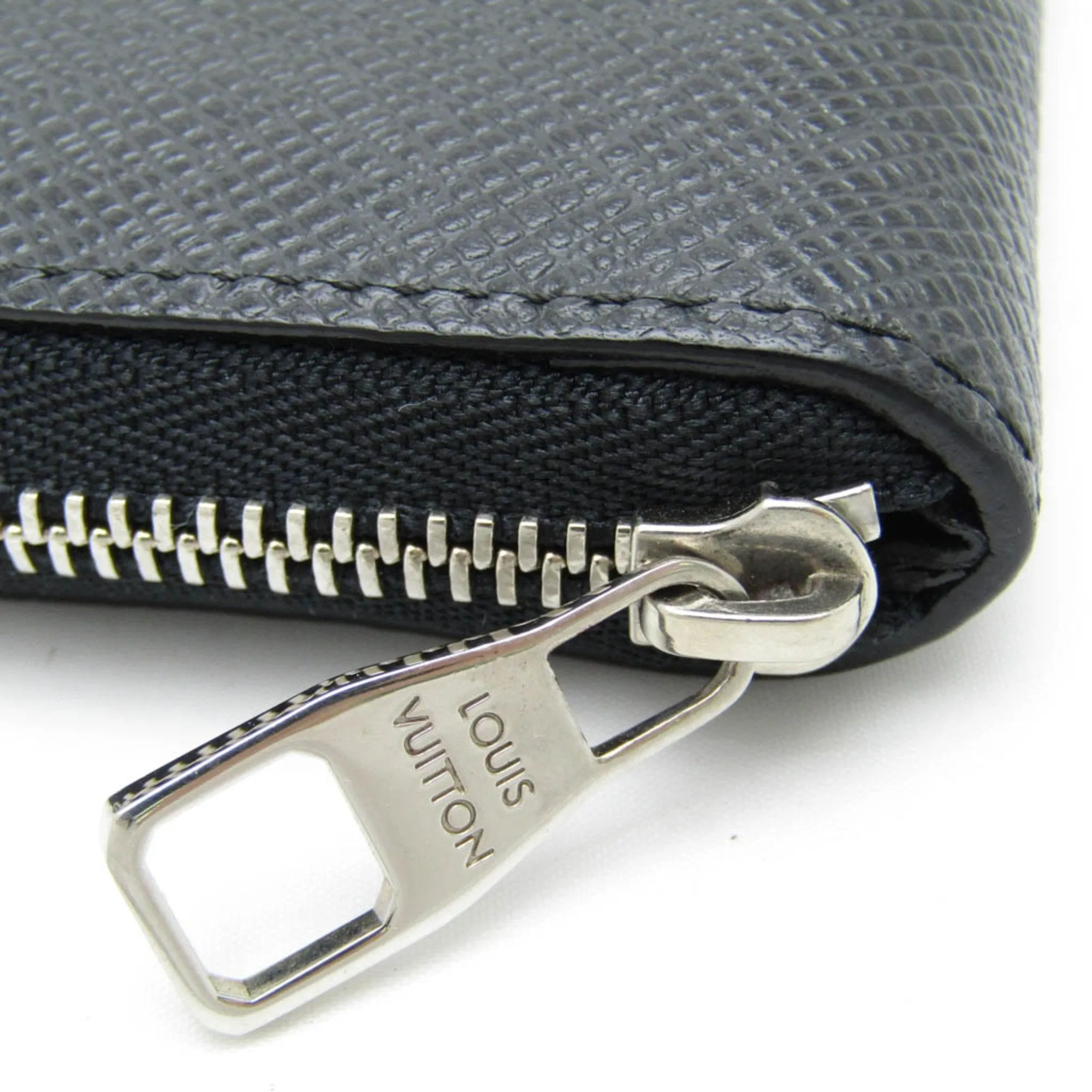 Leather Coin Purse with Zipper Closure and Card Slots