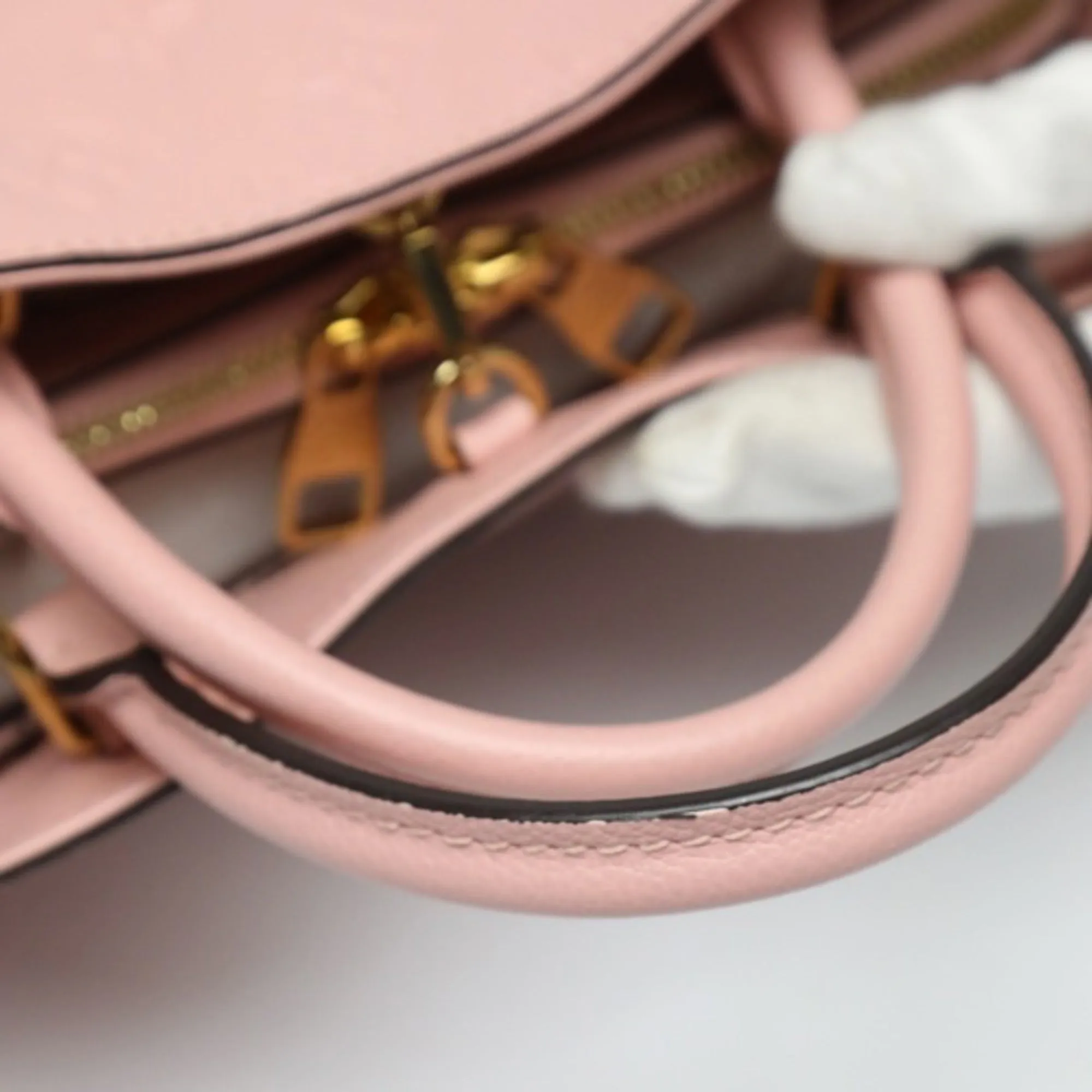 Louis Vuitton Montaigne