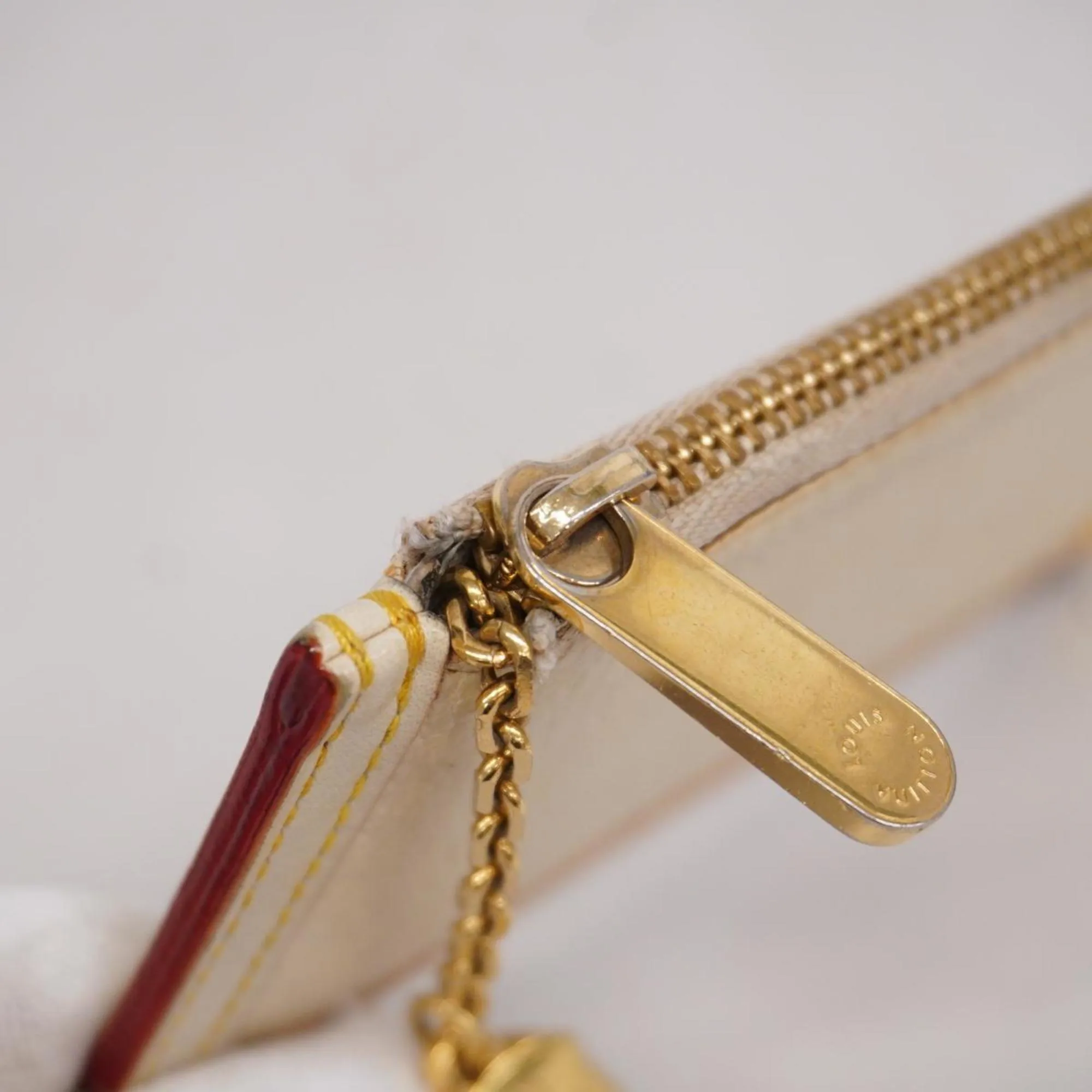 Louis Vuitton Pochette Clés  Leather Wallet  ()