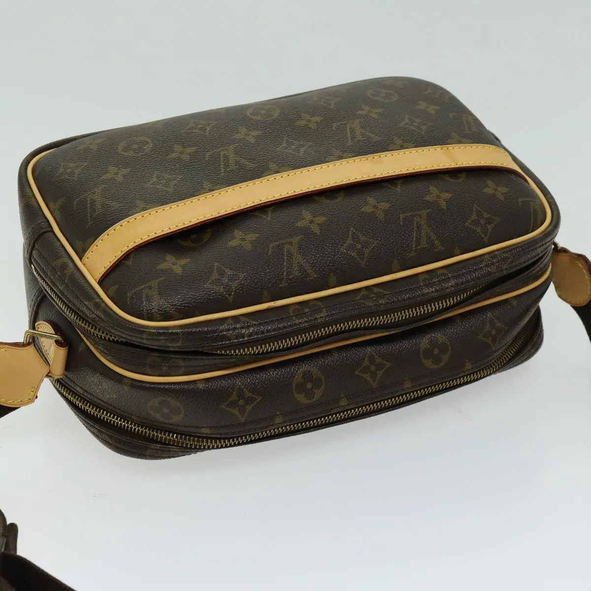 Louis Vuitton Reporter  Canvas Shoulder Bag ()