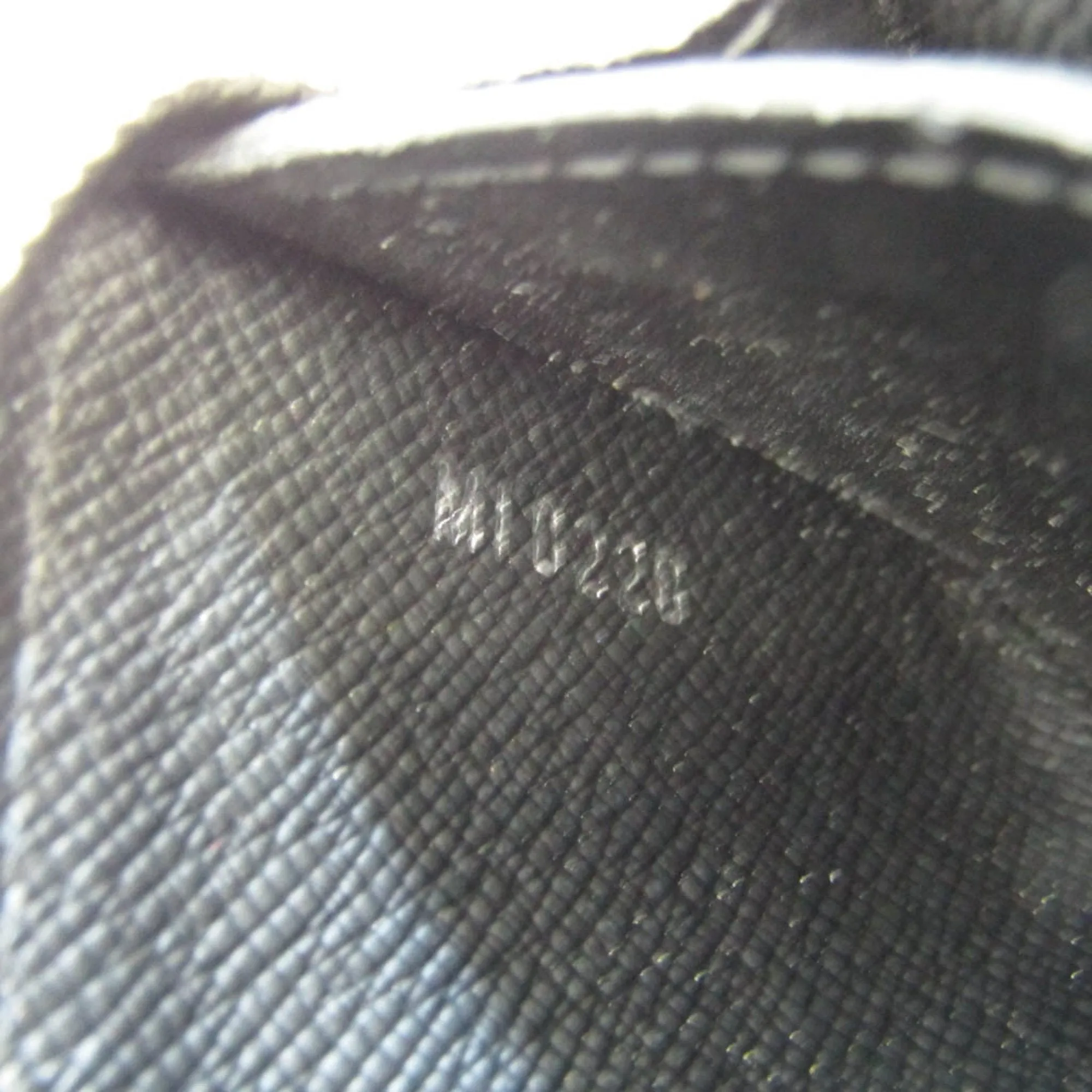 Louis Vuitton Taiga Zipped Coin Purse - Slate