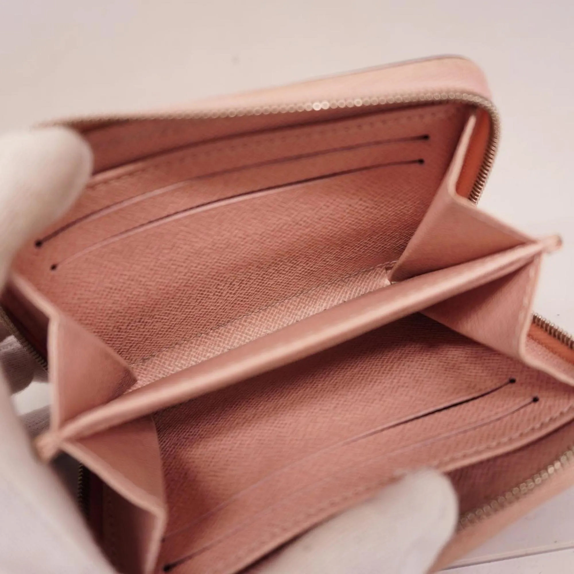 Louis Vuitton Zippy Coin Purse  Leather Wallet  ()