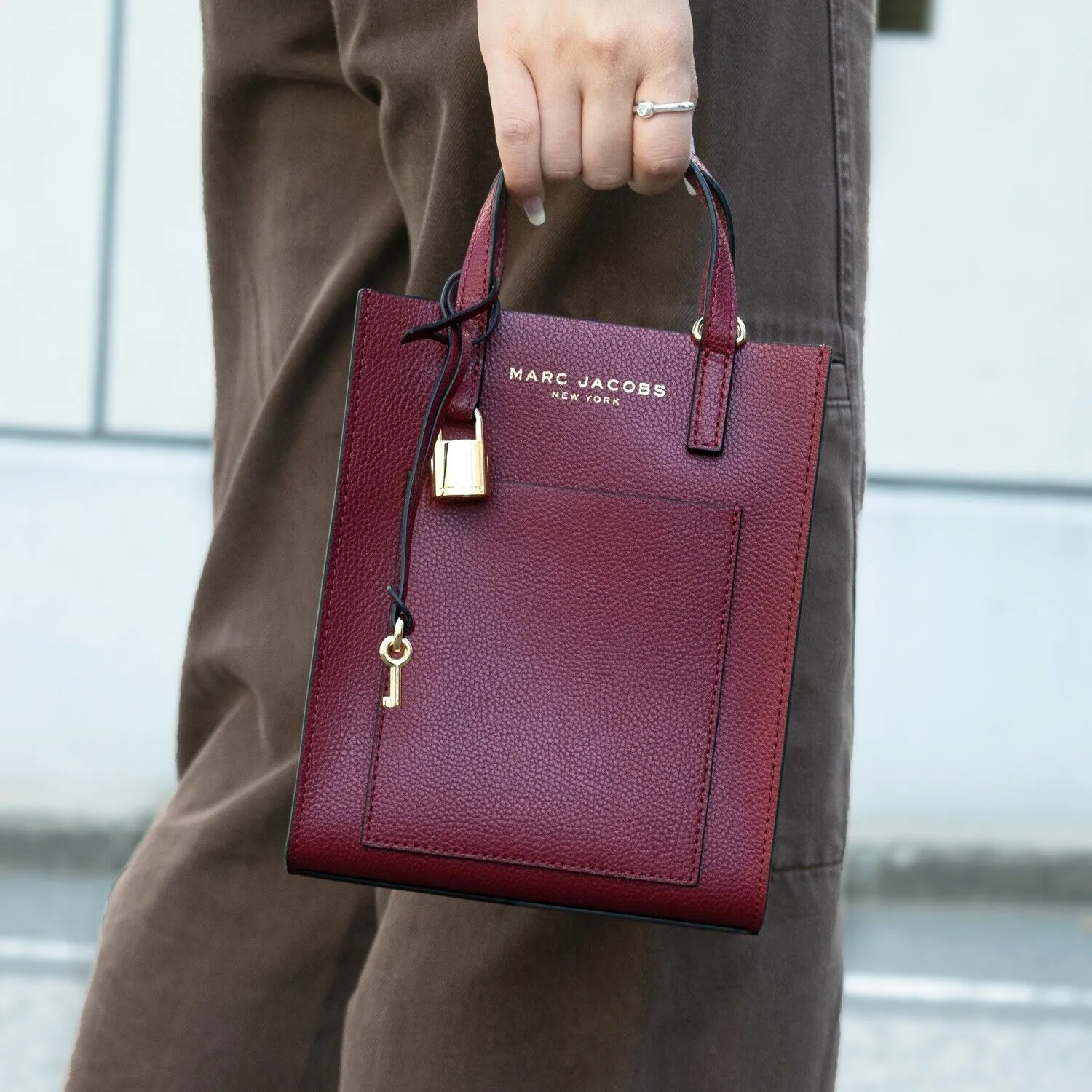 MARC JACOBS MINI GRIND PEBBLED LEATHER CROSSBODY TOTE