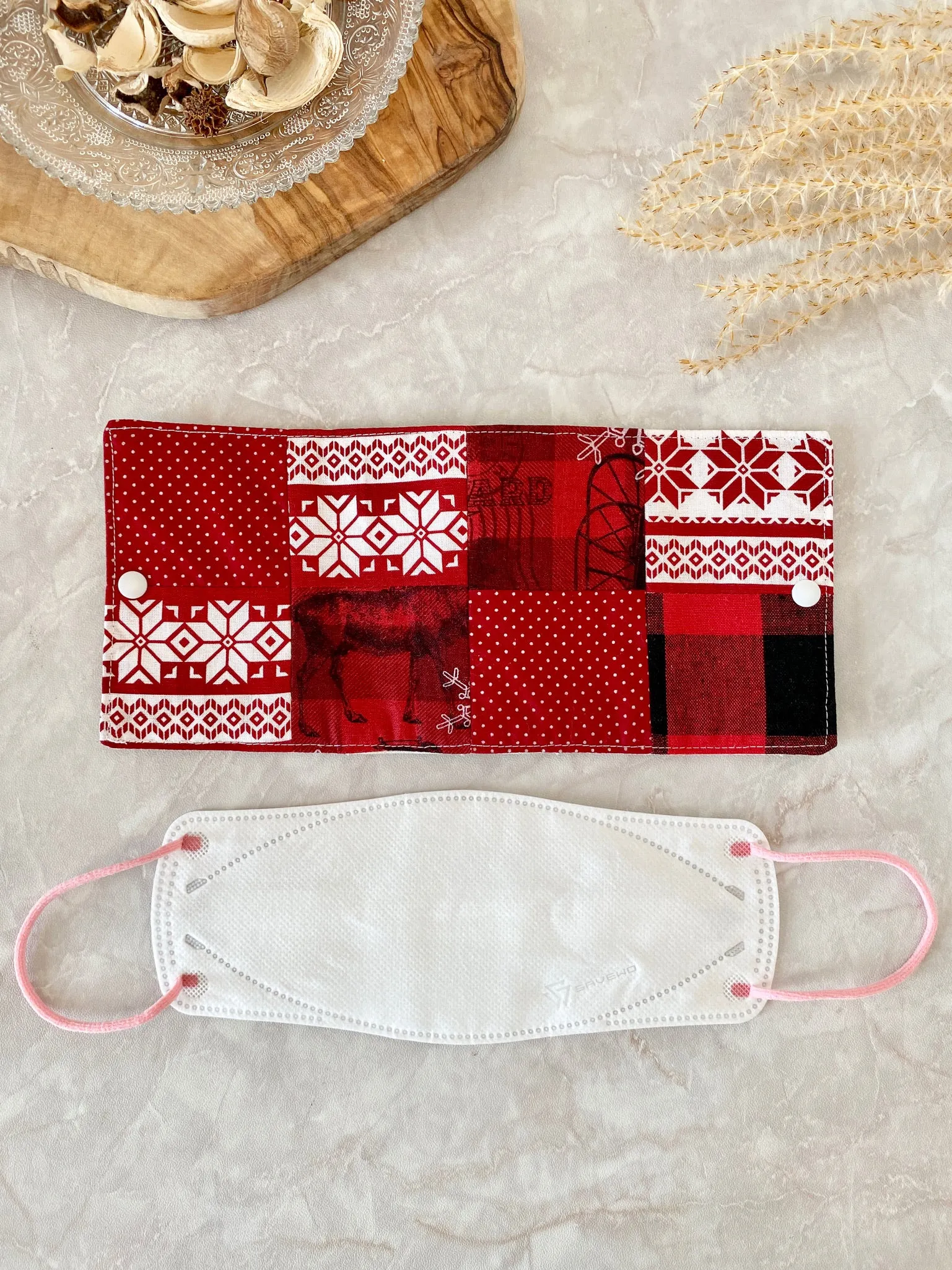 Mask holder   Hand sanitizer holder set
