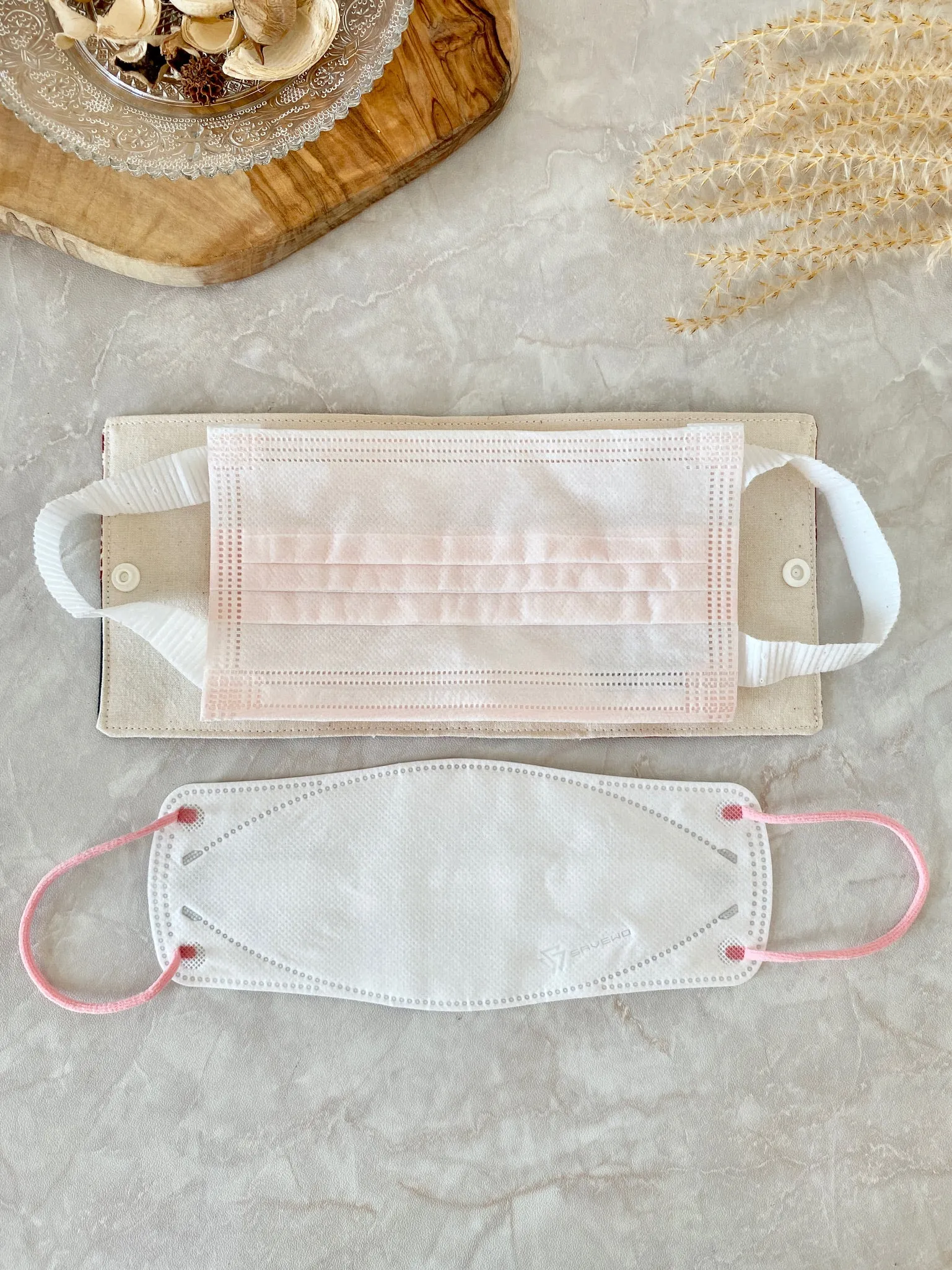 Mask holder   Hand sanitizer holder set
