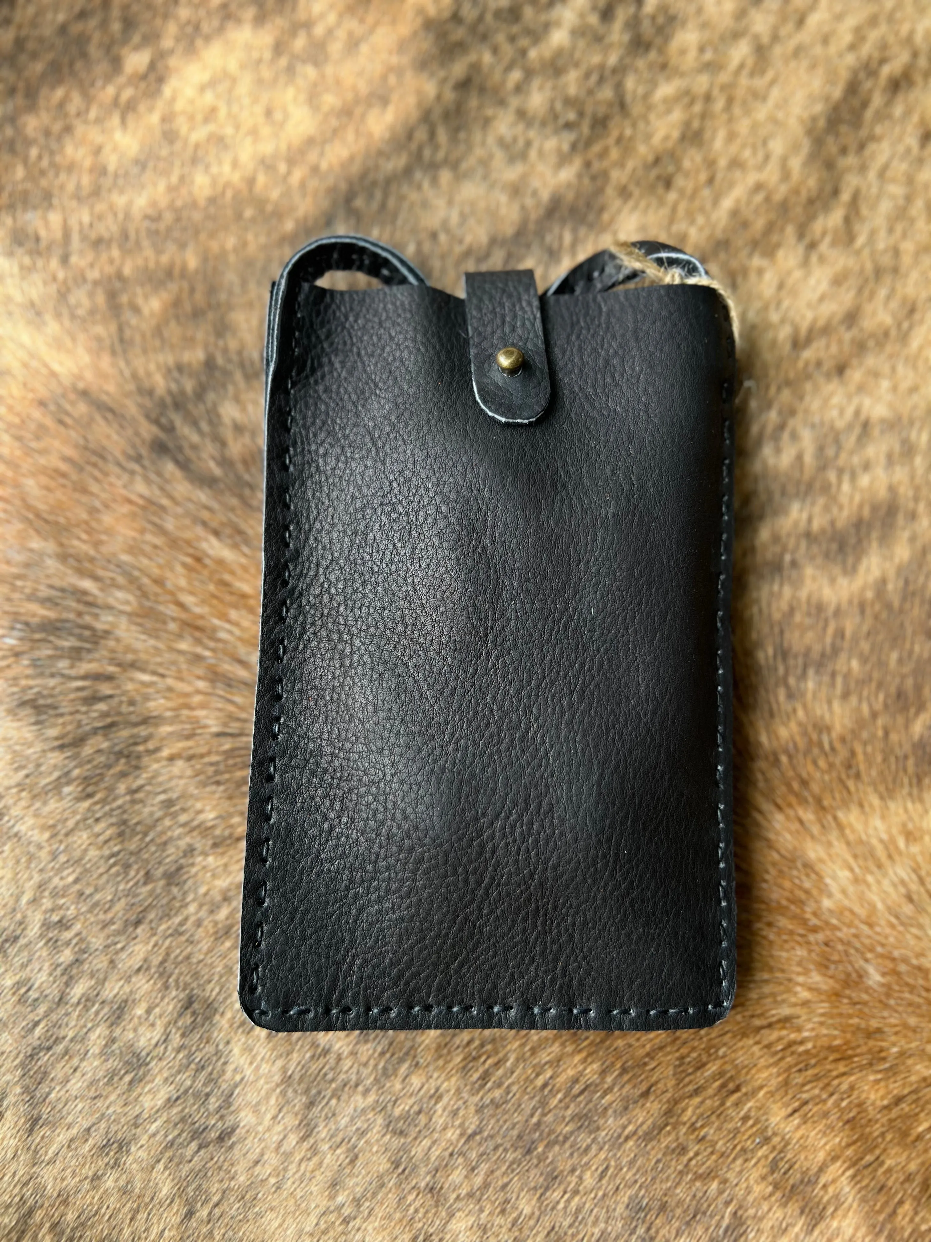 Pranee Classic Phone Crossbody