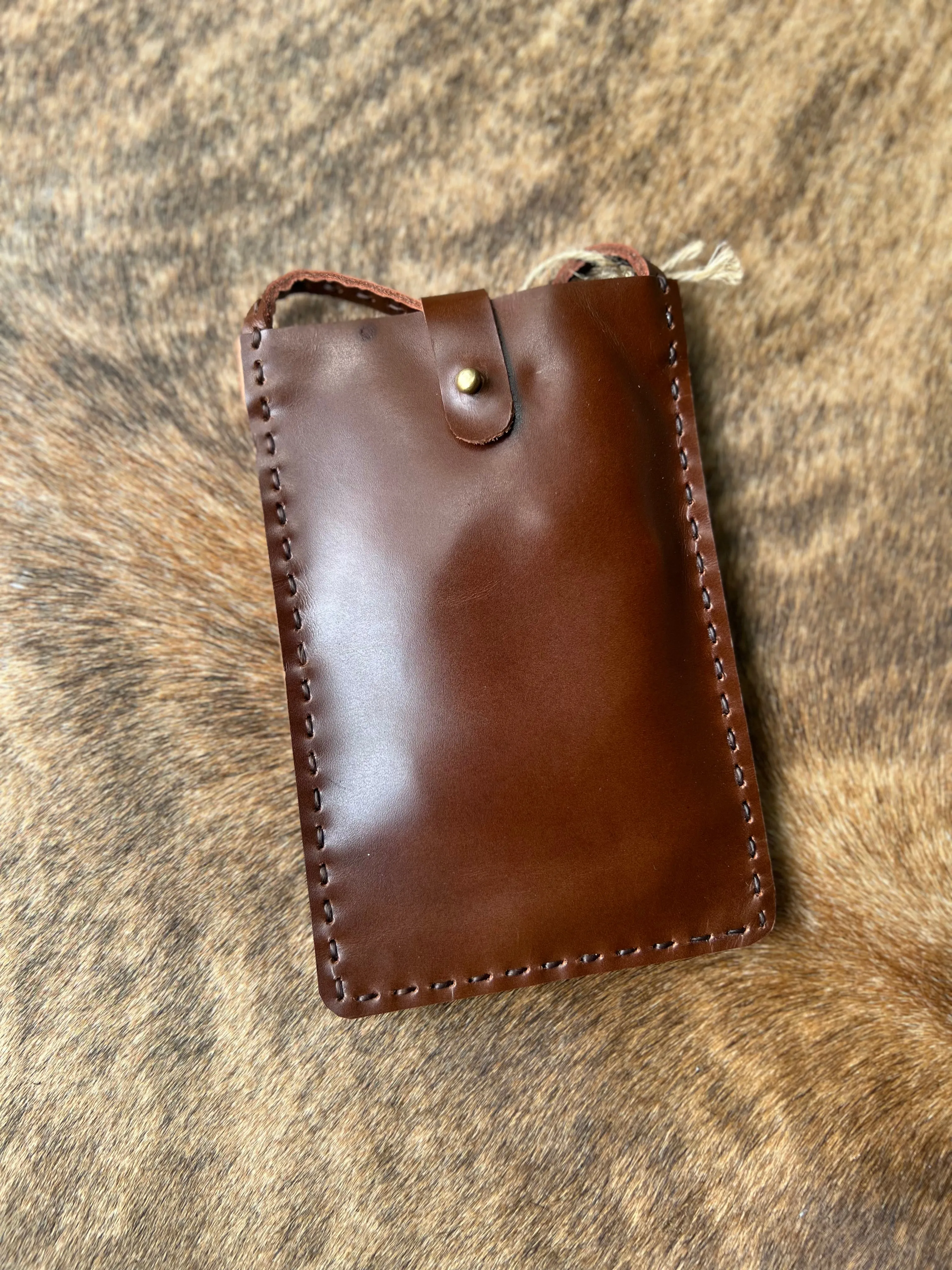 Pranee Classic Phone Crossbody