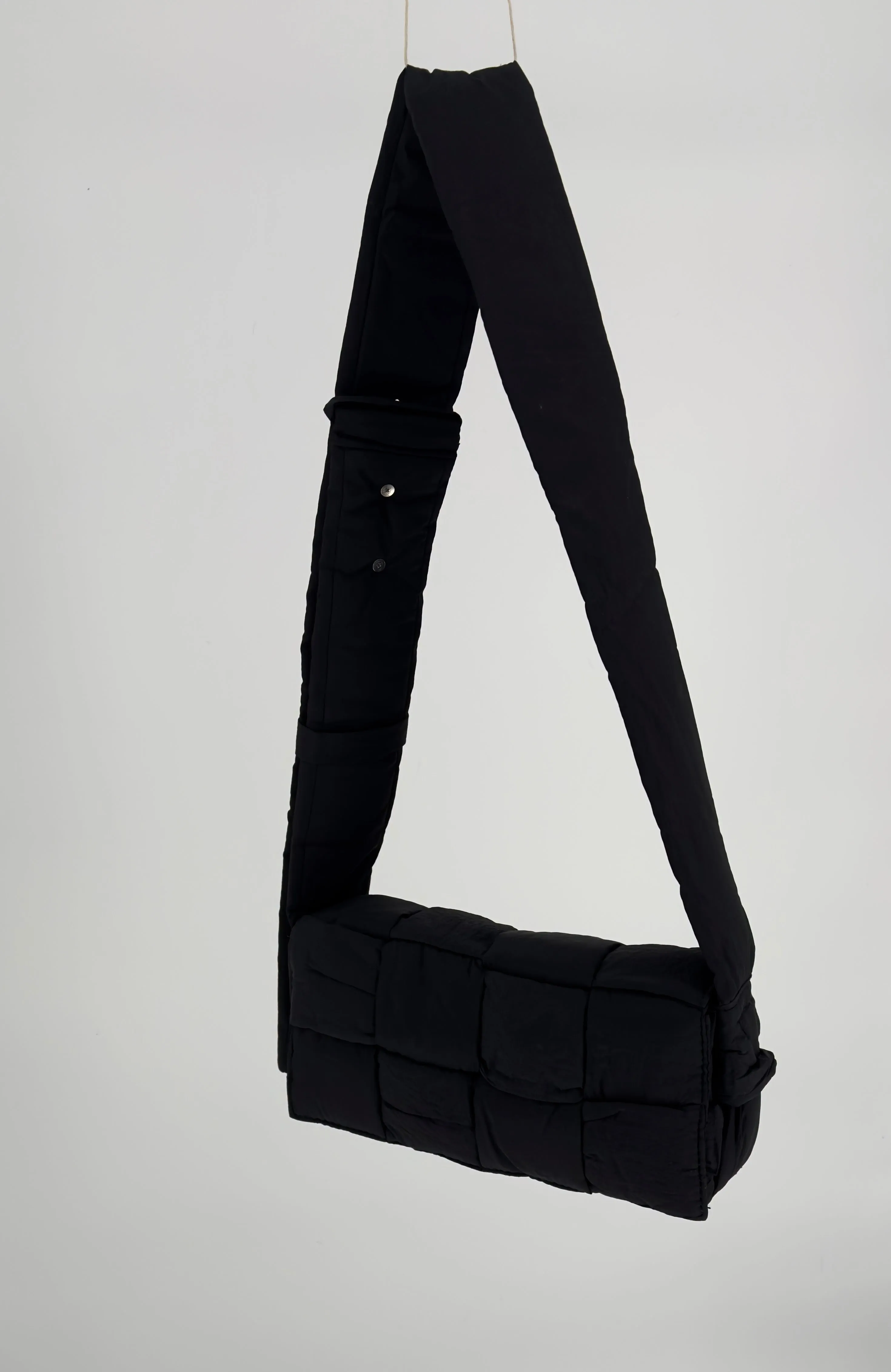 Puffer nylon woven shoulder bags
