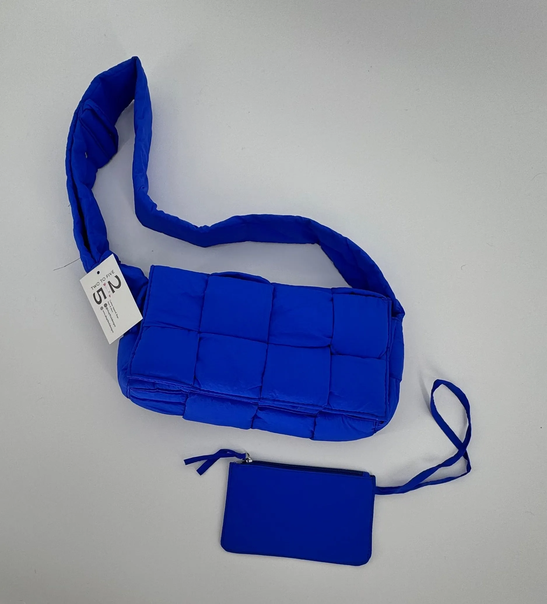 Puffer nylon woven shoulder bags