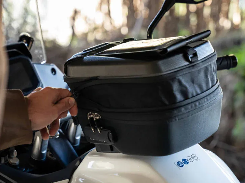 Shad E09CL  Click System Pro Lockable Tank Bag - 5L