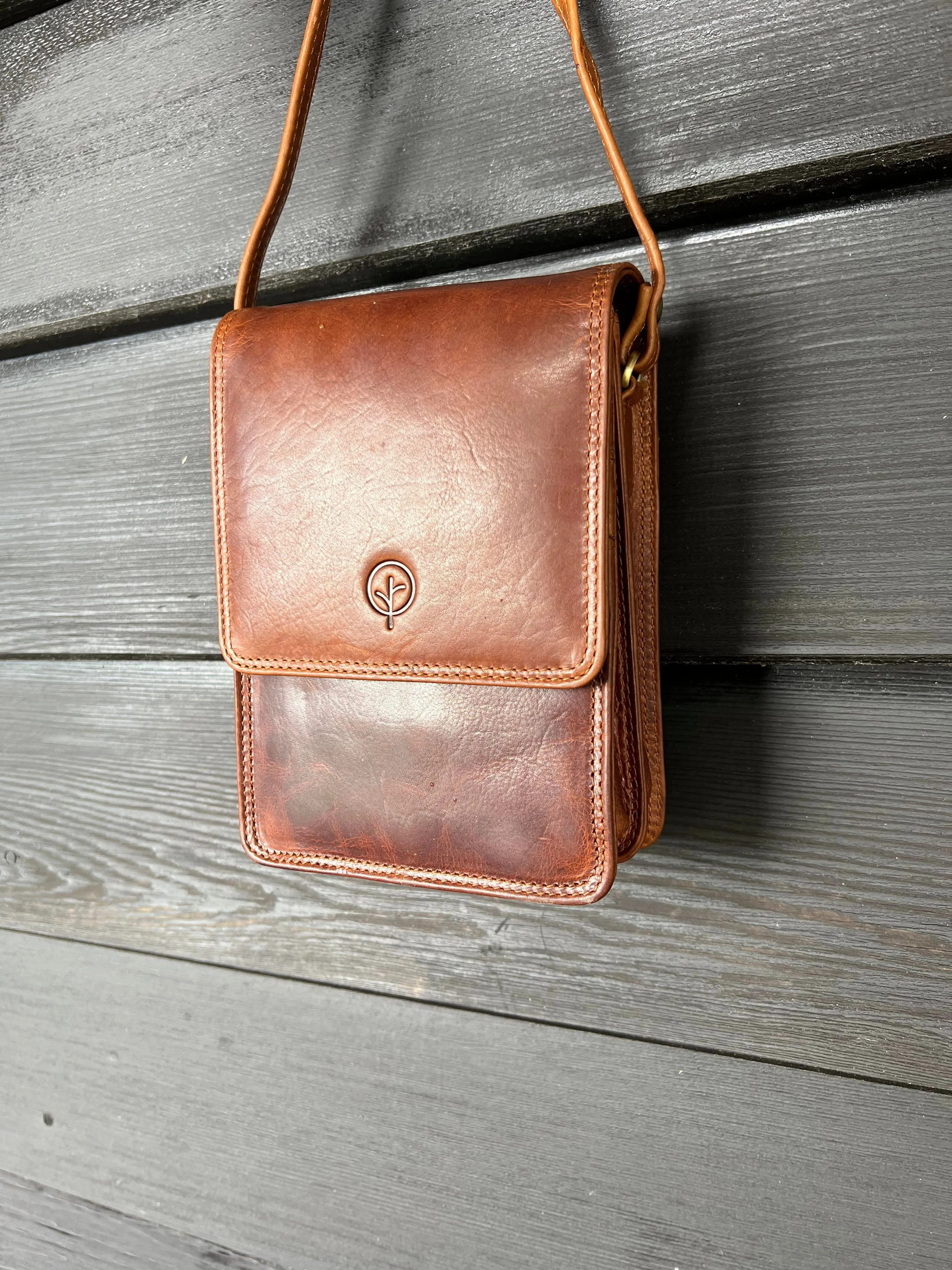 Traveller CrossBody