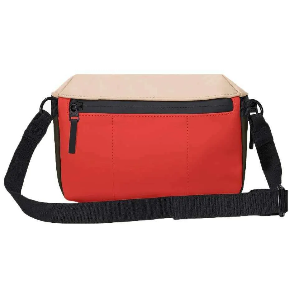 Ucon Acrobatics Lotus Jona Large Crossbody Bag - Light Almond Cream/Olive Green