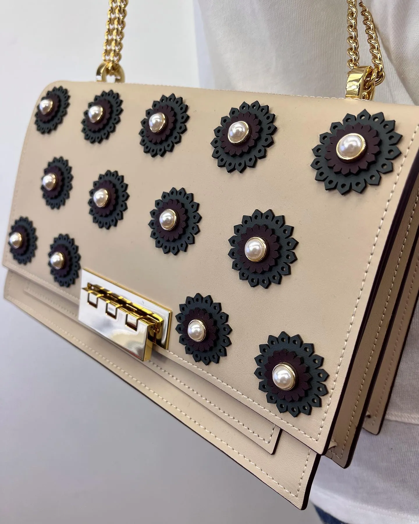 ZAC POSEN EARTHETTE PEARL FLORAL APPLIQUE BELLINI LEATHER CROSSBODY BAG
